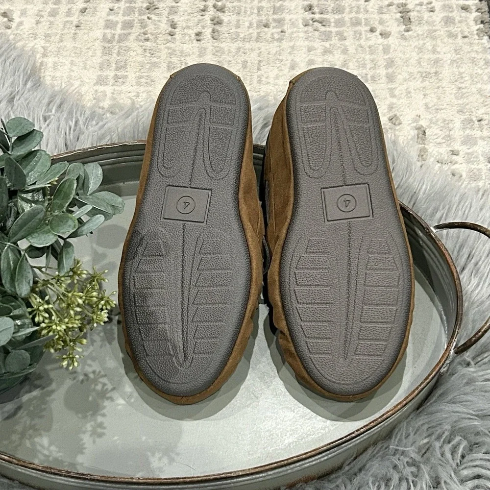 Cat & Jack Brown Boys' Lionel Moccasin Slippers Youth Size 4‎ NEW